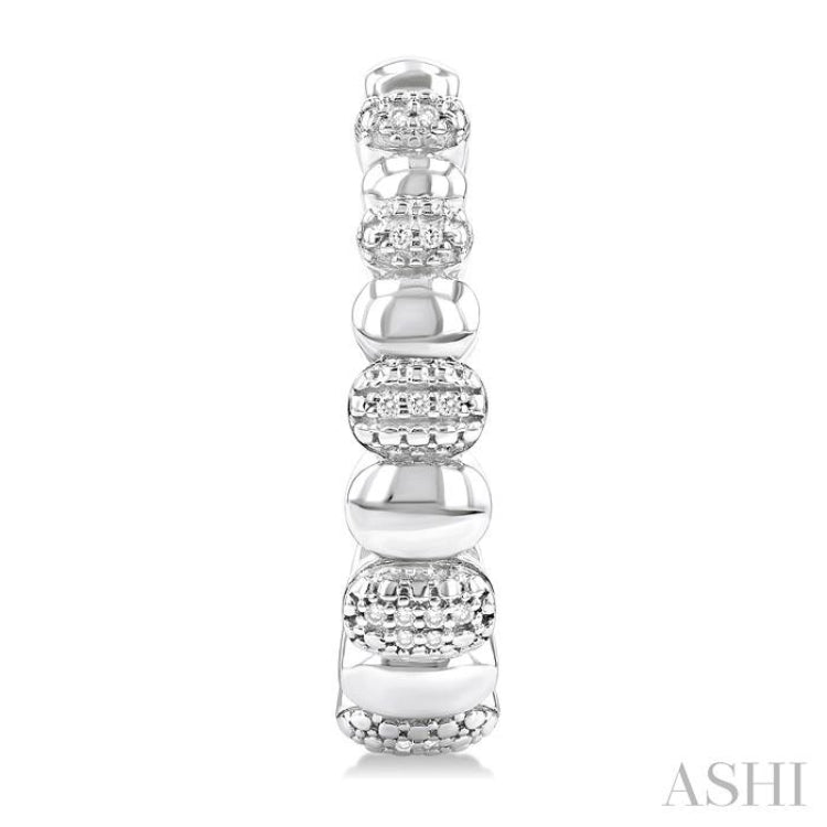 1/10 Ctw Bold Ribbed Single Cut Diamond Hoop Fashion Earrings in Sterling Silver