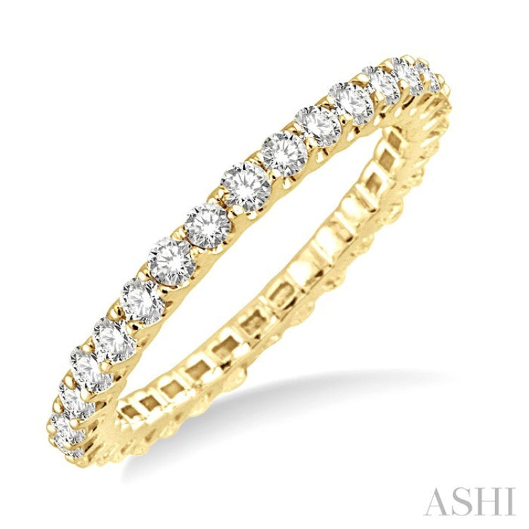 1 1/10 Ctw Round Cut Diamond Eternity Band in 14K Yellow Gold
