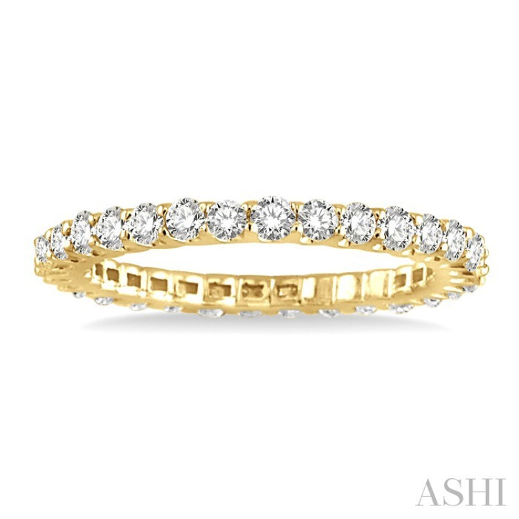 1 1/10 Ctw Round Cut Diamond Eternity Band in 14K Yellow Gold