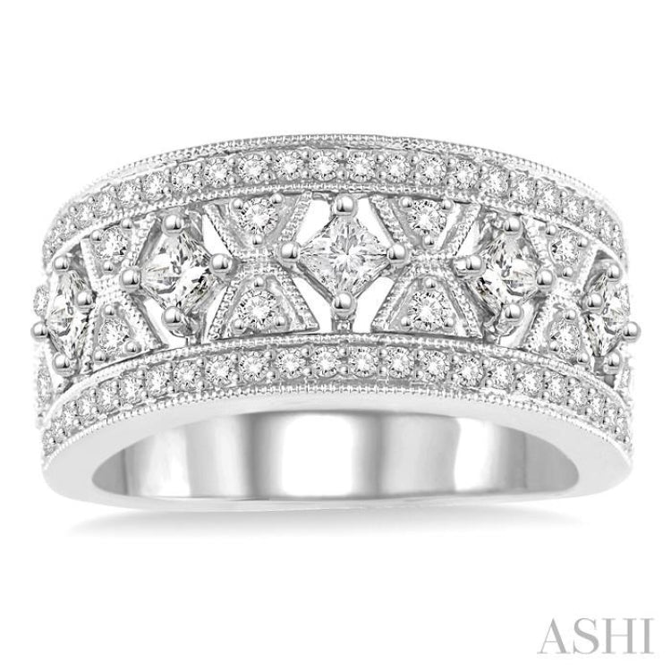 7/8 Ctw Diamond Fashion Band in 14K White Gold