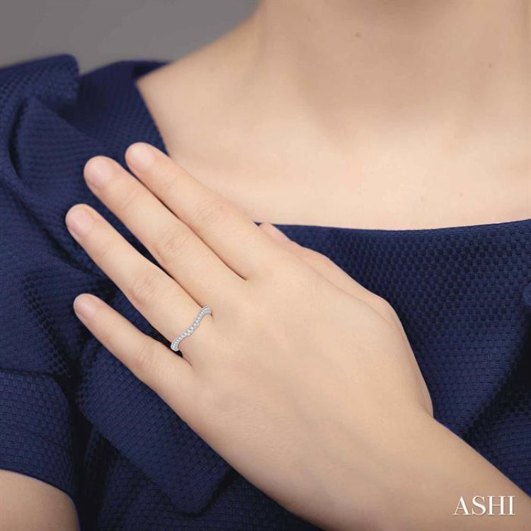 1/4 ctw Round Cut Diamond Wedding Band in 14K White Gold