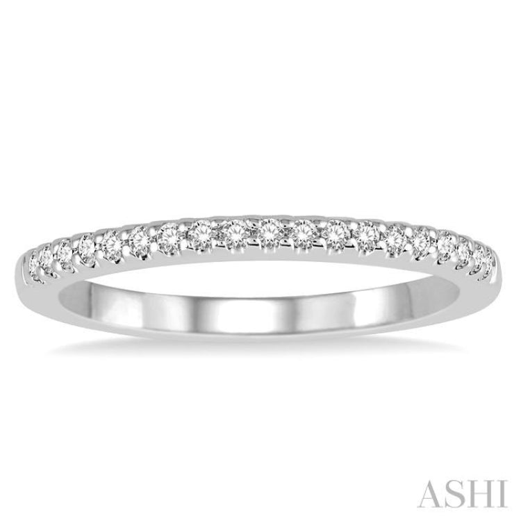 1/4 Ctw Round Cut Diamond Wedding Band in 14K White Gold