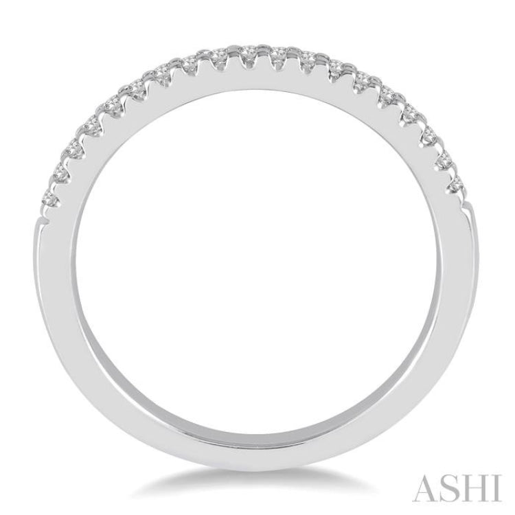 1/4 Ctw Round Cut Diamond Wedding Band in 14K White Gold