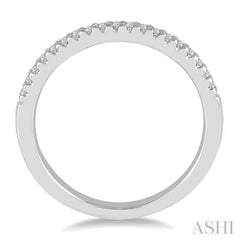 1/4 Ctw Round Cut Diamond Wedding Band in 14K White Gold