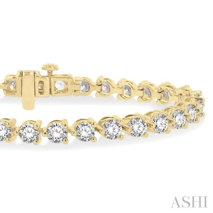 8 Ctw 3 Prong Round Cut Diamond Tennis Bracelet in 14K Yellow Gold