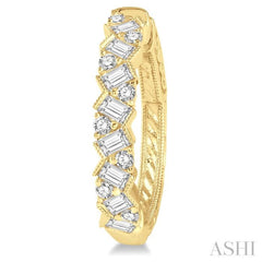 1 Ctw Zigzag Baguette and Round Cut Diamond Hoop Earrings in 14K Yellow Gold