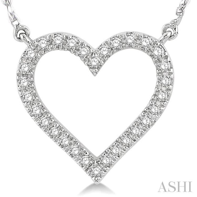 1/6 Ctw Heart Shape Round Cut Diamond Pendant With Chain in 10K White Gold