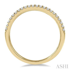 1/10 ctw Round Cut Diamond Wedding Band in 14K Yellow Gold