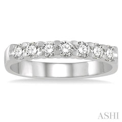 1/2 Ctw 7 Stone Round Cut Diamond Wedding Band in 14K White Gold
