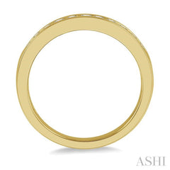 1/3 Ctw Channel Set 11 Stone Round Cut Diamond Wedding Band in 14K Yellow Gold