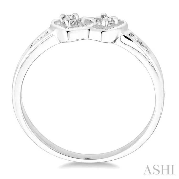 1/10 Ctw Round Cut Diamond Twin Heart Ring in Sterling Silver