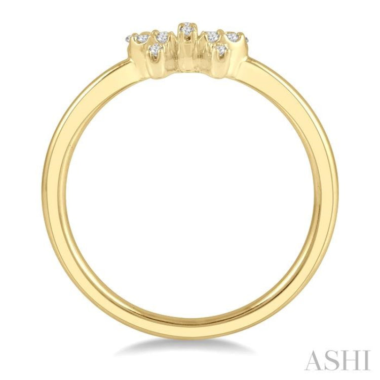 1/10 Ctw Bow Cutout Round Cut Diamond Petite Fashion Ring in 10K Yellow Gold