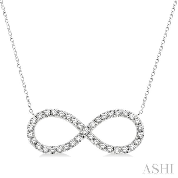1 Ctw Round Cut Diamond Infinity Pendant in 14K White Gold