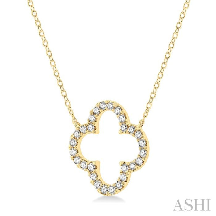 1/2 Ctw Clover Round Cut Diamond Pendant With Chain in 14K Yellow Gold