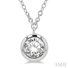 1/2 Ctw Round Cut Diamond Pendant With Chain in 14K White Gold
