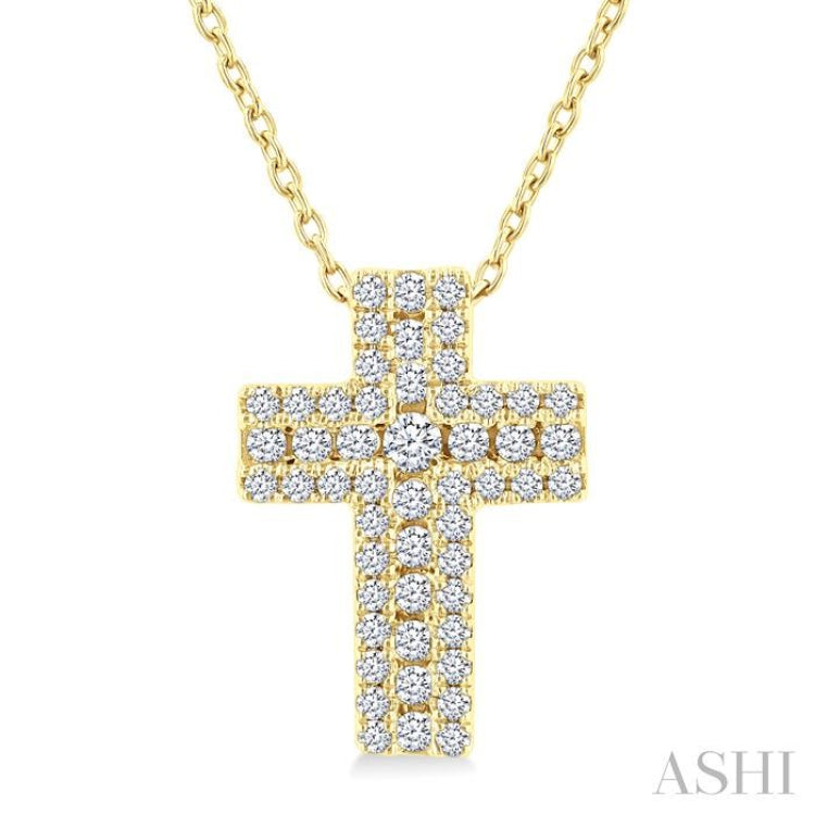 1/4 Ctw Cross Round Cut Diamond Fashion Pendant With Chain in 14K Yellow Gold