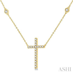 1/2 Ctw Cross Pendant Round Cut Diamond Fashion Station Necklace in 10K Yellow Gold