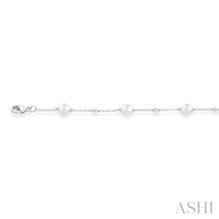5 MM Round Shape Cultured Pearl and 1/6 Ctw Round Cut Diamond Fashion Station Bracelet in 14K White Gold