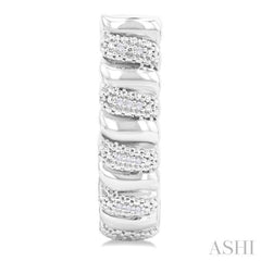 1/10 Ctw Bold Silver Ribbed Swirl Round Cut Diamond Bold Half Hoop Earring in Sterling Silver