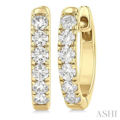 1/2 Ctw Round Cut Diamond Hoop Earrings in 14K Yellow Gold