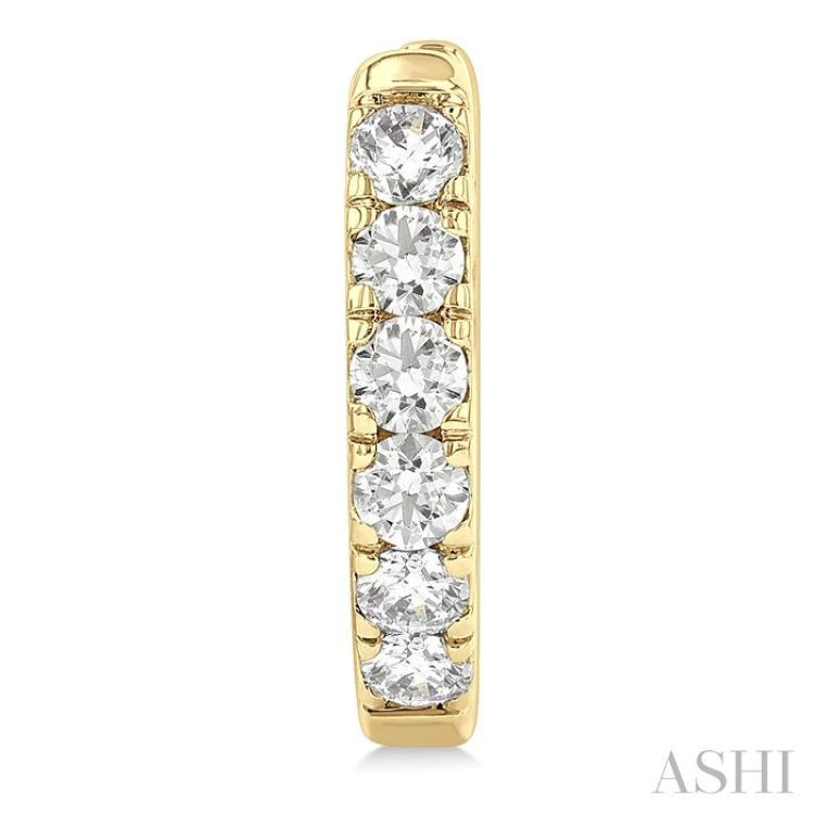 1/2 Ctw Round Cut Diamond Hoop Earrings in 14K Yellow Gold