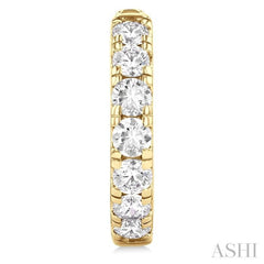 2 Ctw Round Cut Diamond Hoop Earrings in 14K Yellow Gold