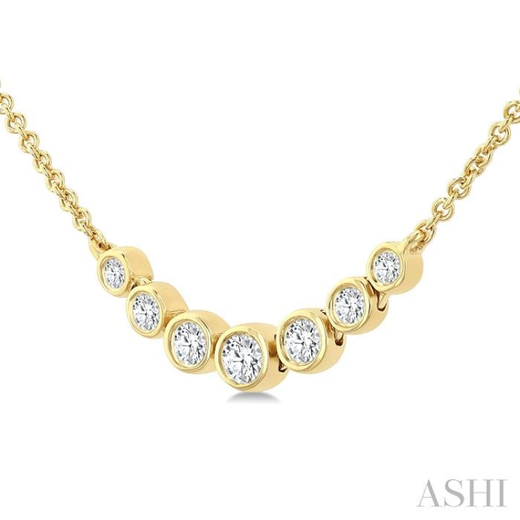 1/4 Ctw Graduated Bezel Set Round Cut Diamond Smile Necklace in 14K Yellow Gold